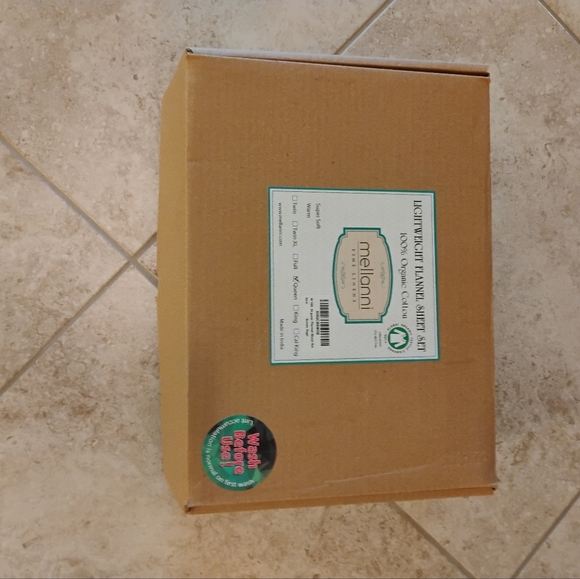 Mellanni Queen Size Flannel Sheet Set - Picture 4 of 4